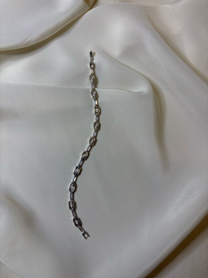 Badem Kesim Zirkon Taşlı 925 Ayar Gümüş Bileklik