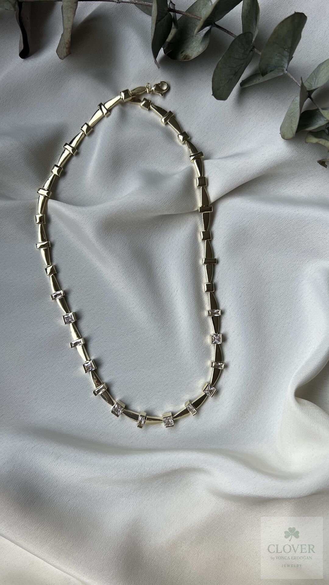 Bijüteri İrili Ufaklı Taşlı Kolye