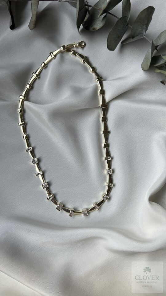 Bijüteri İrili Ufaklı Taşlı Kolye